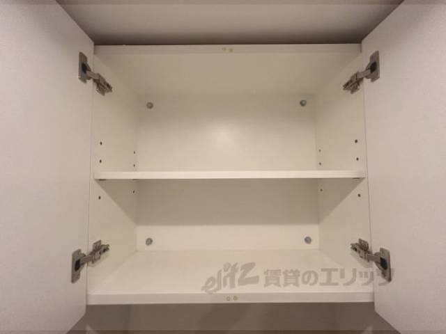 トイレ　上部収納