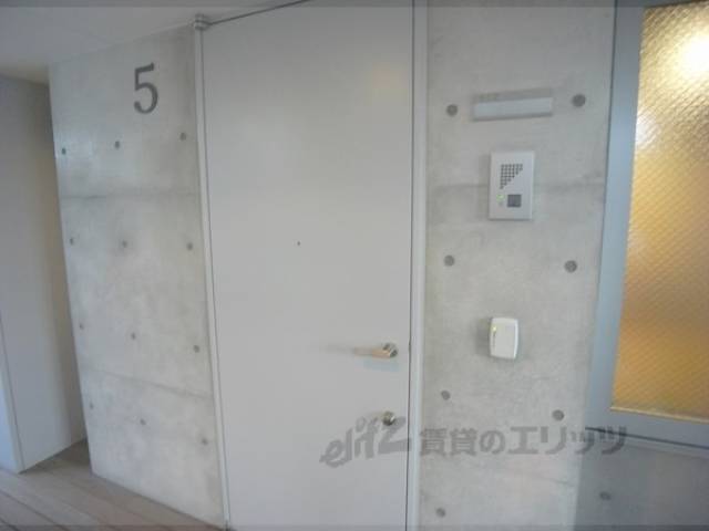 玄関　カードキー式