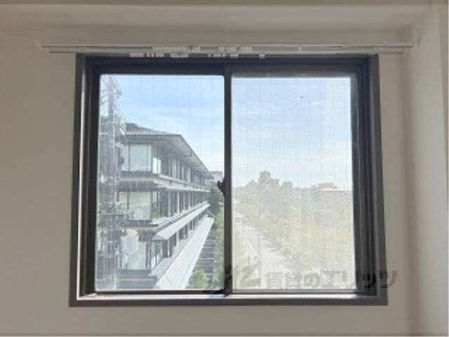 洋室　窓