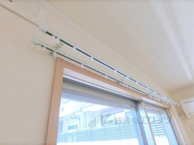 カーテンレール