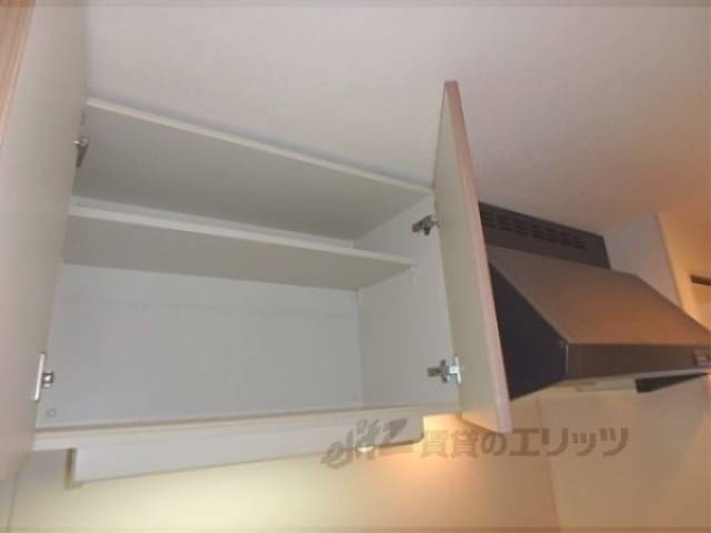 キッチン　上部収納