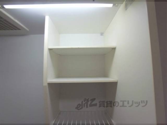 キッチン　キッチン上部収納