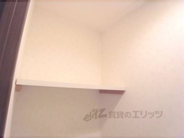 トイレ　トイレの棚
