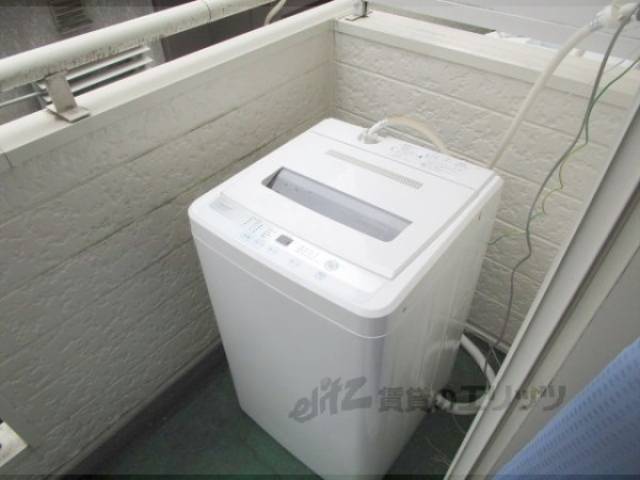 洗濯機置場　洗濯機