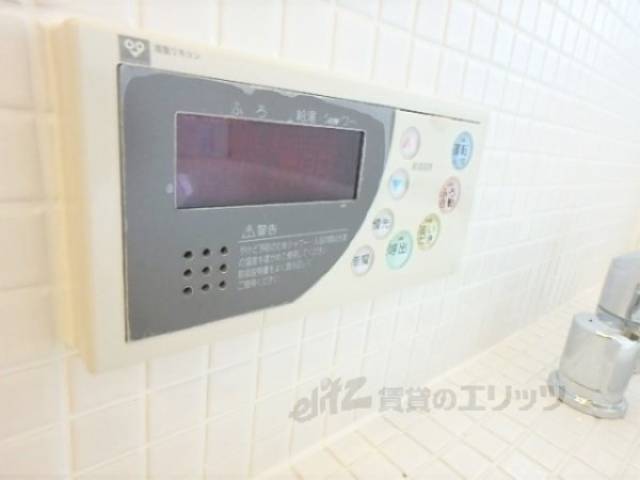 給湯器リモコン　浴室内