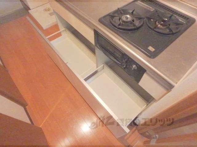 キッチン　収納下部