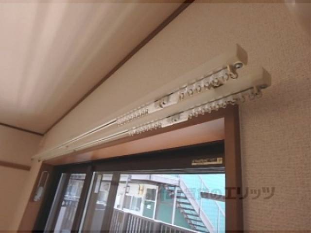 カーテンレール