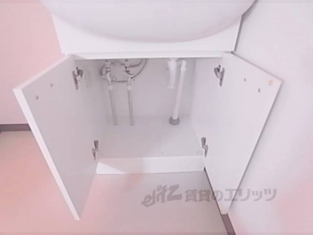 キッチン　洗面化粧台：下部