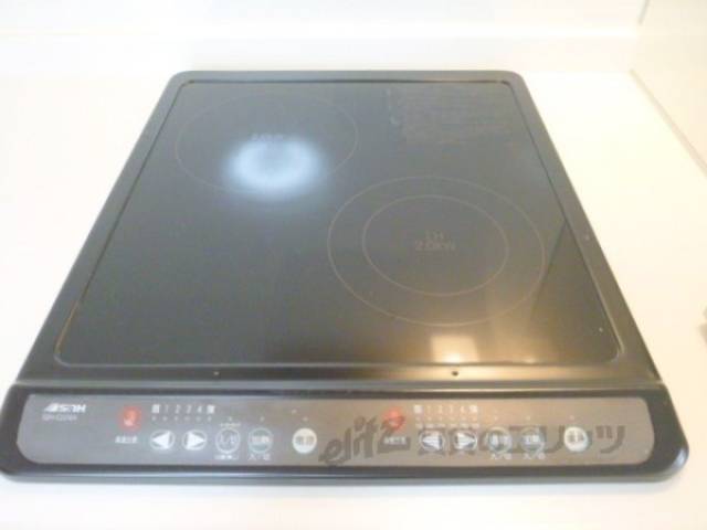 キッチン　二口コンロ　お掃除も簡単です