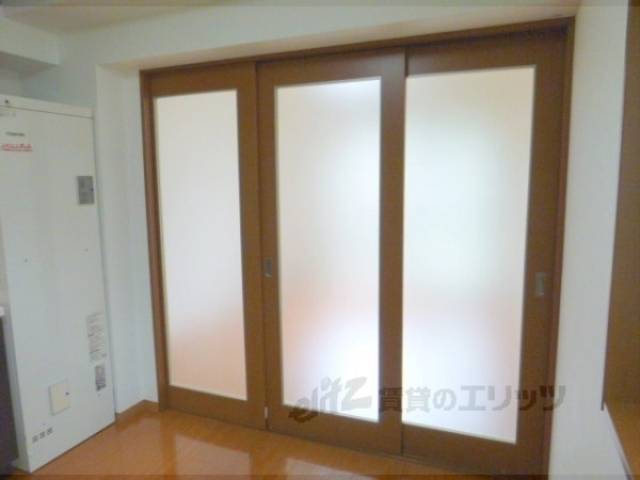 間仕切り　キッチンスペースと居室を分けられます