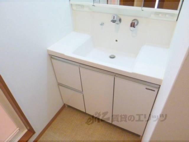 洗面所　独立洗面台