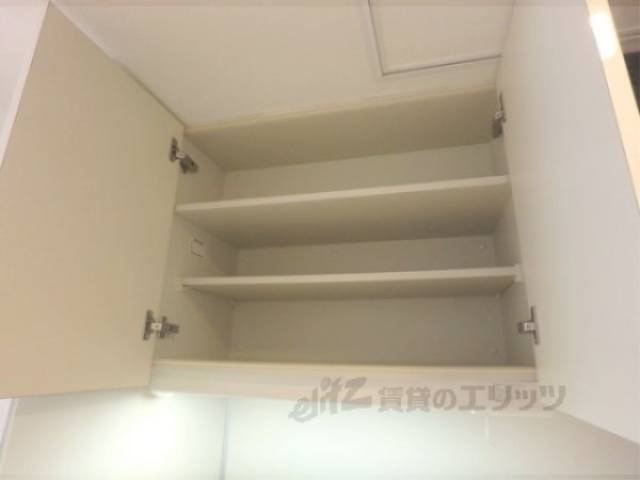 キッチン　上部収納