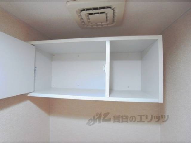 トイレ　トイレ収納