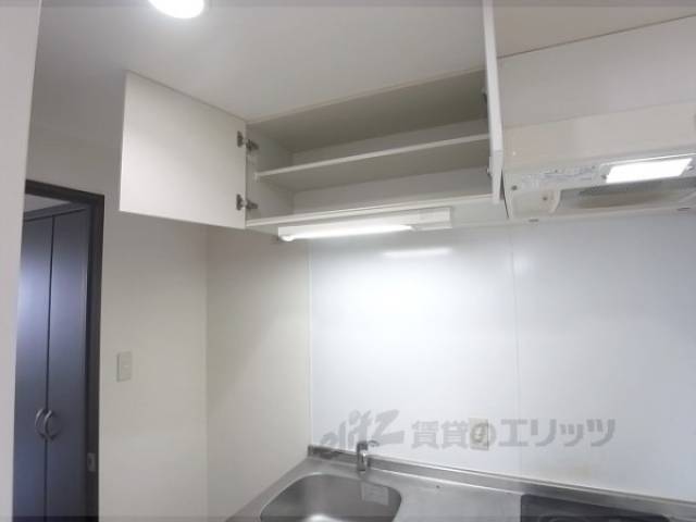キッチン　上部収納