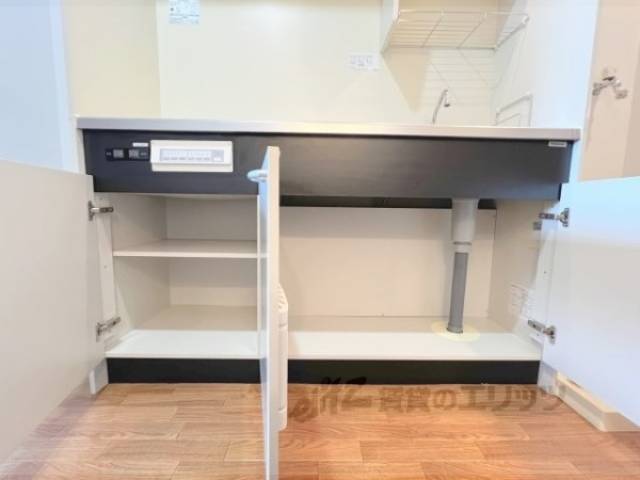 キッチン　収納下部