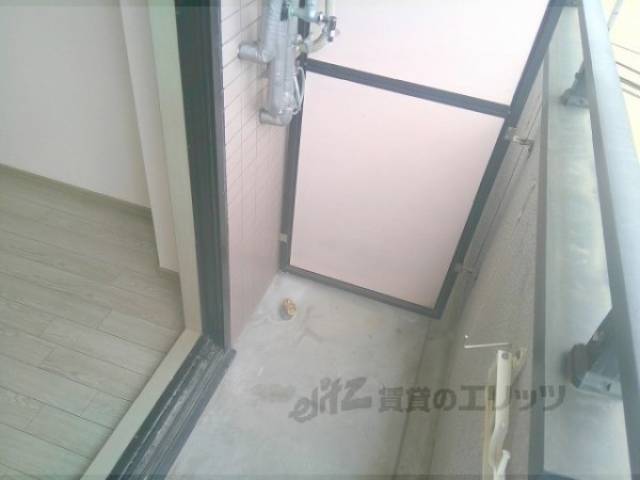 洗濯機置場　ベランダにあります