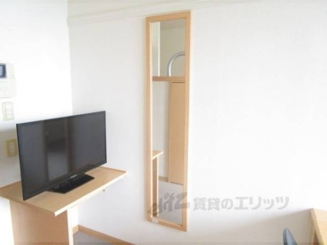 鏡、テレビ