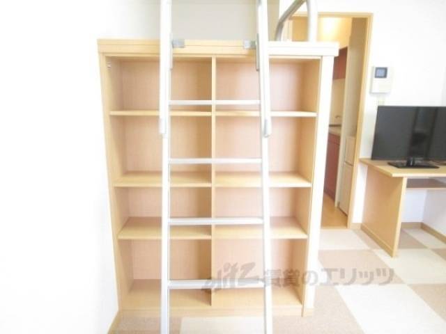 洋室　家具付きのお部屋です