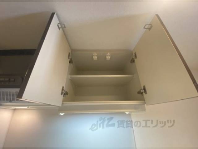 キッチン　上部収納