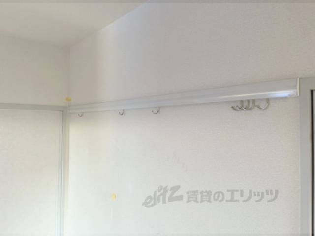 ハンガーレール