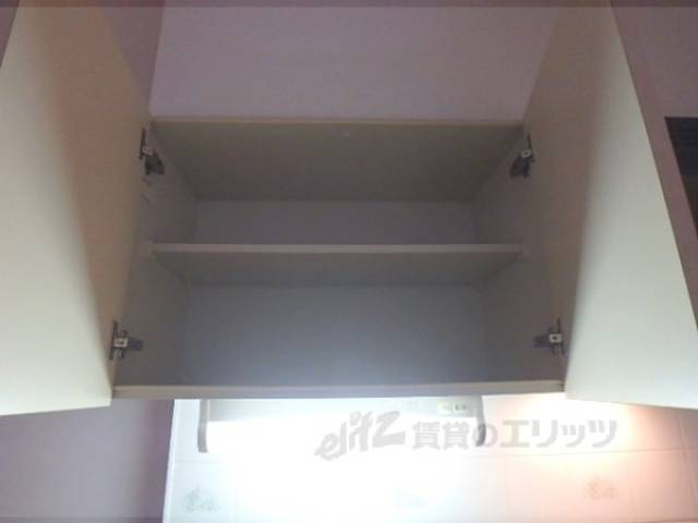 キッチン　上段収納