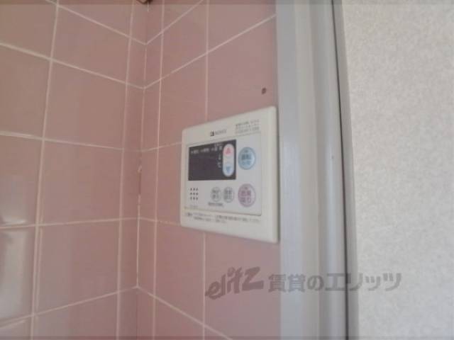 給湯器リモコン　給湯パネルで調節ばっちりです