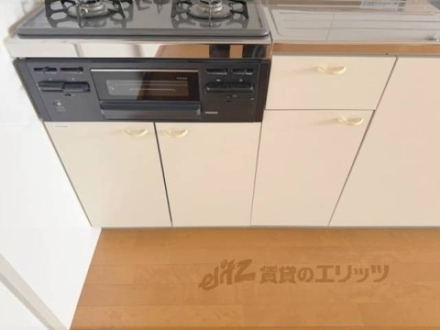 キッチン　キッチン下