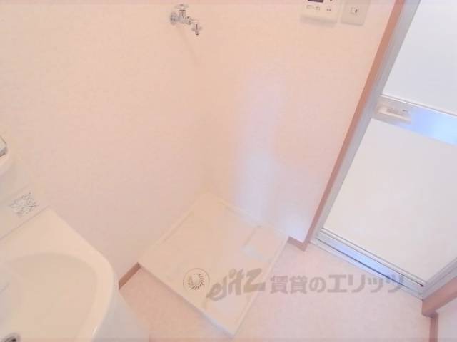洗濯機置場　室内に洗濯機が置けます。