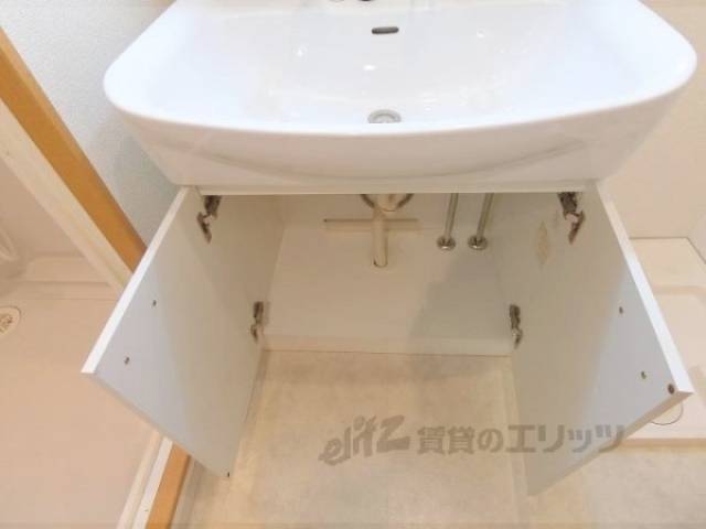 洗面所　下部収納