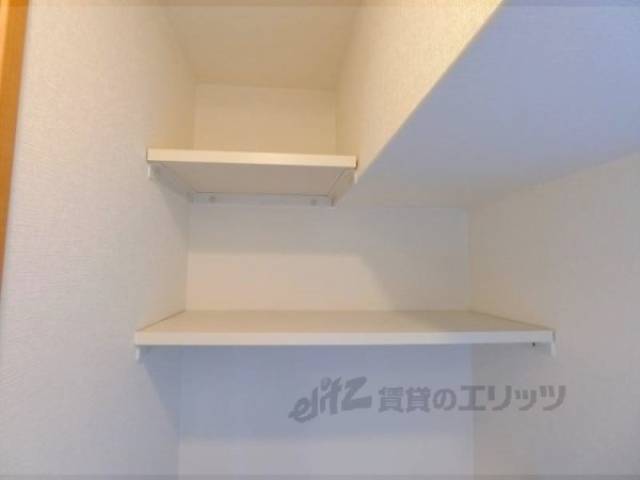 トイレ　上部収納