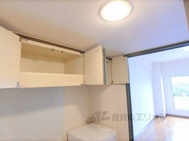 キッチン　キッチン上部収納