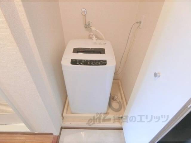 洗濯機置場　洗濯機