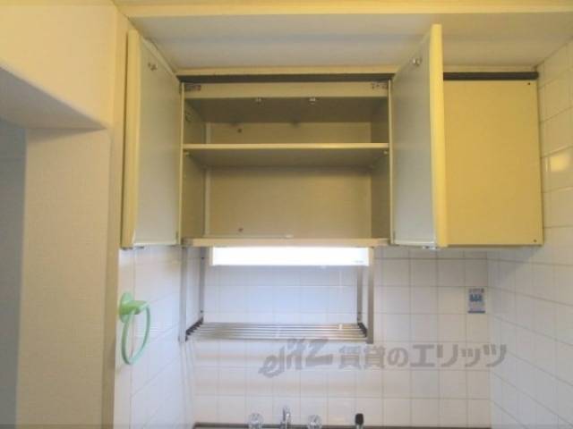 キッチン　上段収納