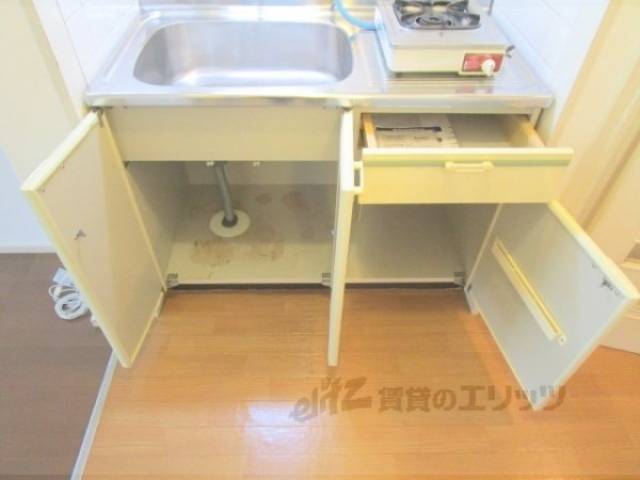 キッチン　下段収納