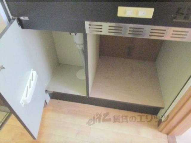 キッチン　下部収納