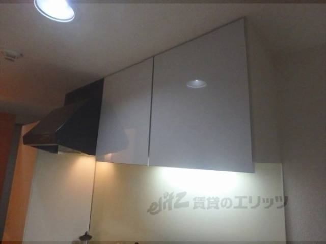 キッチン　収納上部