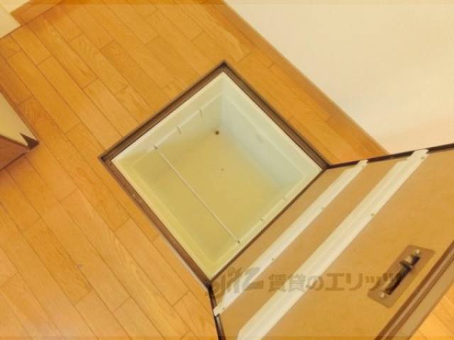 収納　床下収納