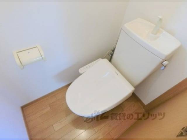 トイレ　ウォシュレット残置物