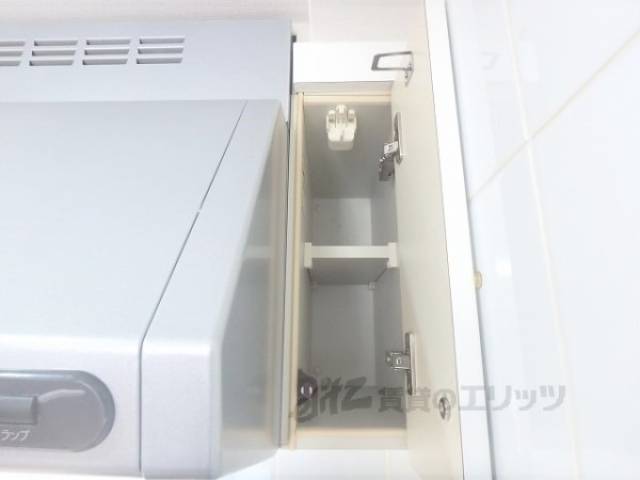 キッチン　上部収納