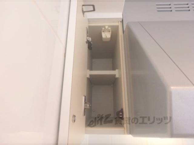 キッチン　上部収納