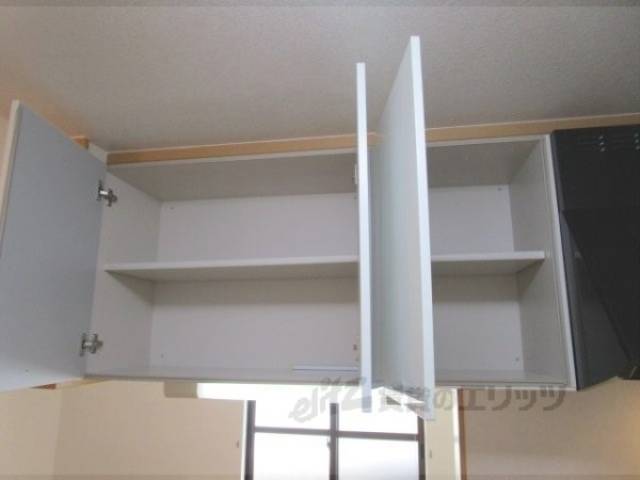 キッチン　上部収納