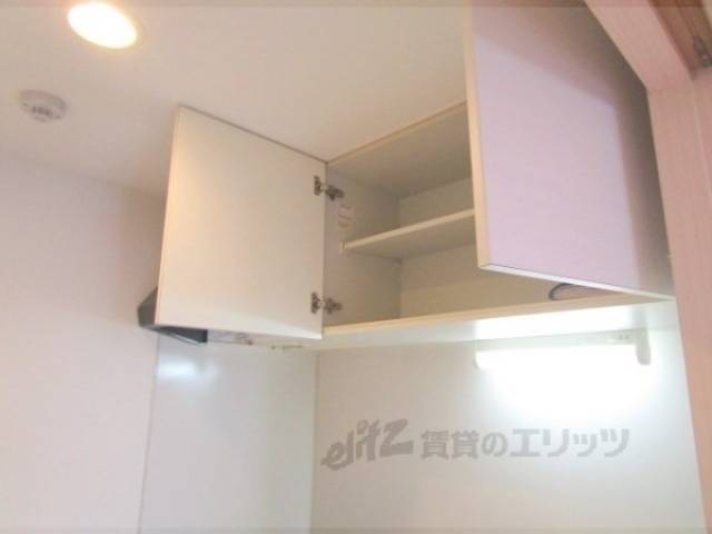 キッチン　キッチン上部収納