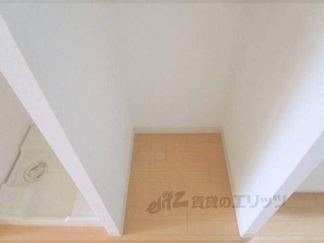 冷蔵庫置場　窓