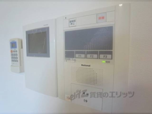 廊下　モニターフォン