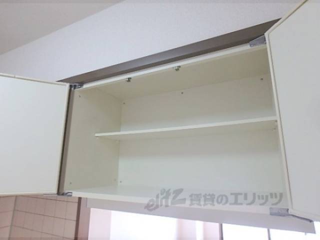 キッチン　上部収納