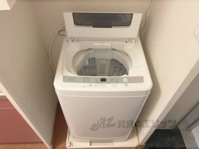 洗濯機置場　洗濯機