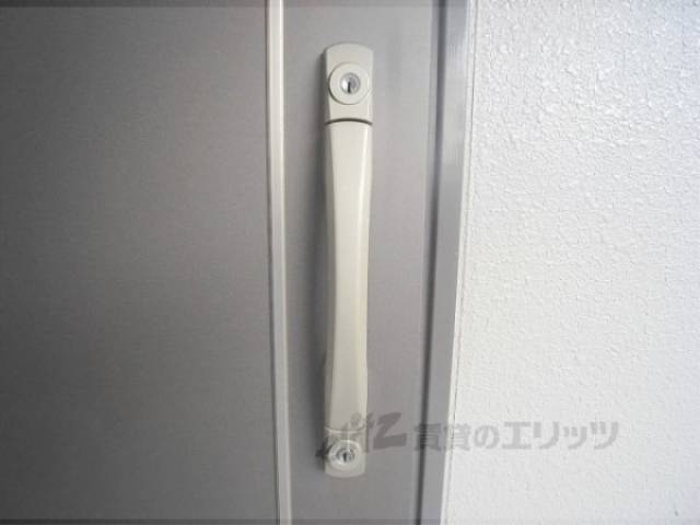 玄関　ツーロック