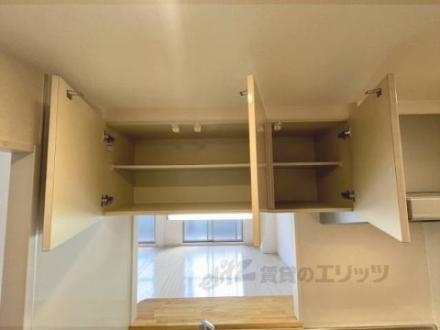 キッチン　上部収納