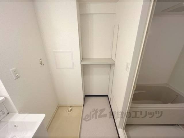 洗濯機横収納棚