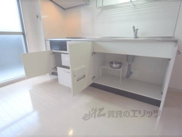 キッチン　下部収納